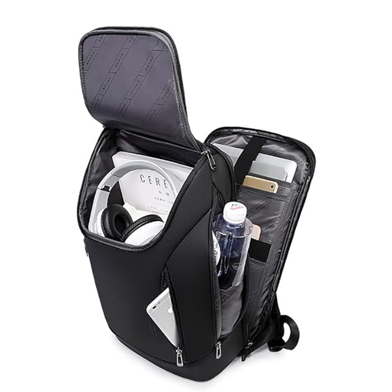 Capacity demonstration of the 20L waterproof everyday backpack