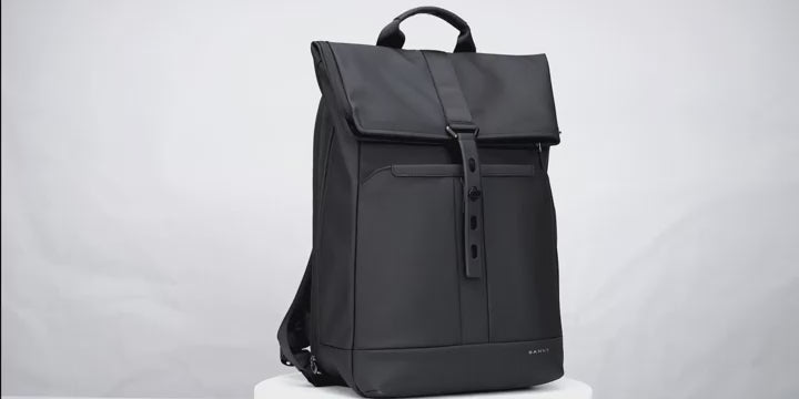 Demonstration video of a 20–30L roll-top everyday backpack.