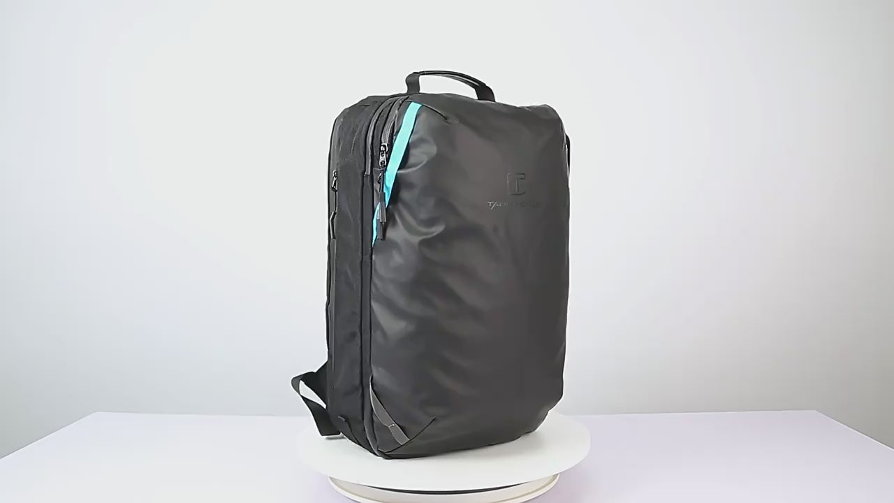 Demonstration video of the expandable 45L vacuum-compression backpack.